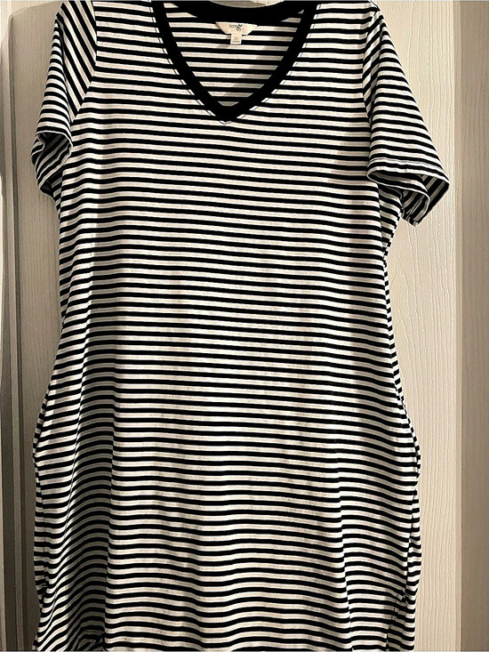 Terra & Sky Dresses & Skirts - Terra & Sky V-Neck T-Shirt Dress with Pockets Striped Black & White 0X